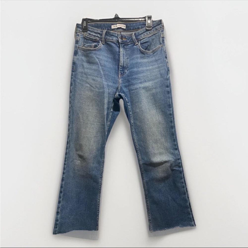 Zara Women’s Light Blue Flare Jeans | size 6 | ankle length